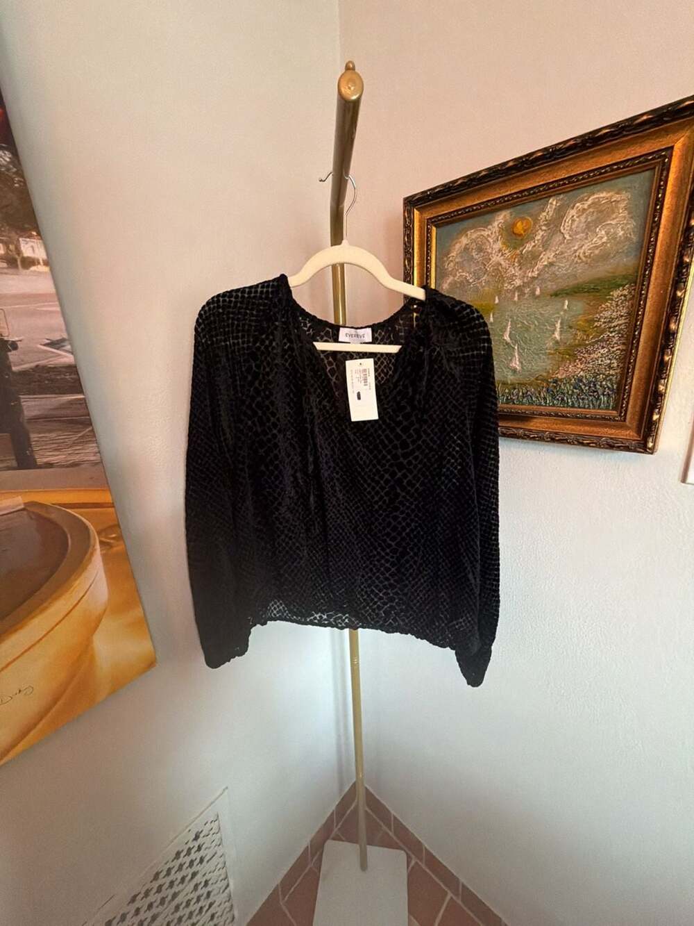 Evereve Arlo Velvet Burnout Top Black Size M
